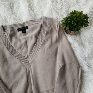 BANANA REPUBLIC | Taupe V neck 3/4 sleeves Sweater